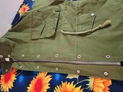 Chaqueta verde militar con bolsillos - miniatura 3