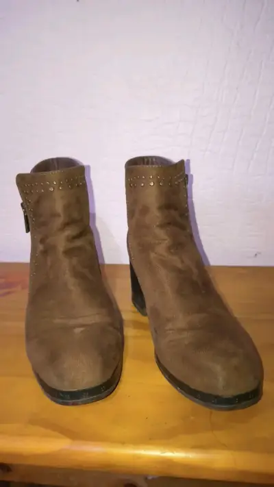 Botines de cuero marrón con tachas - miniatura 3