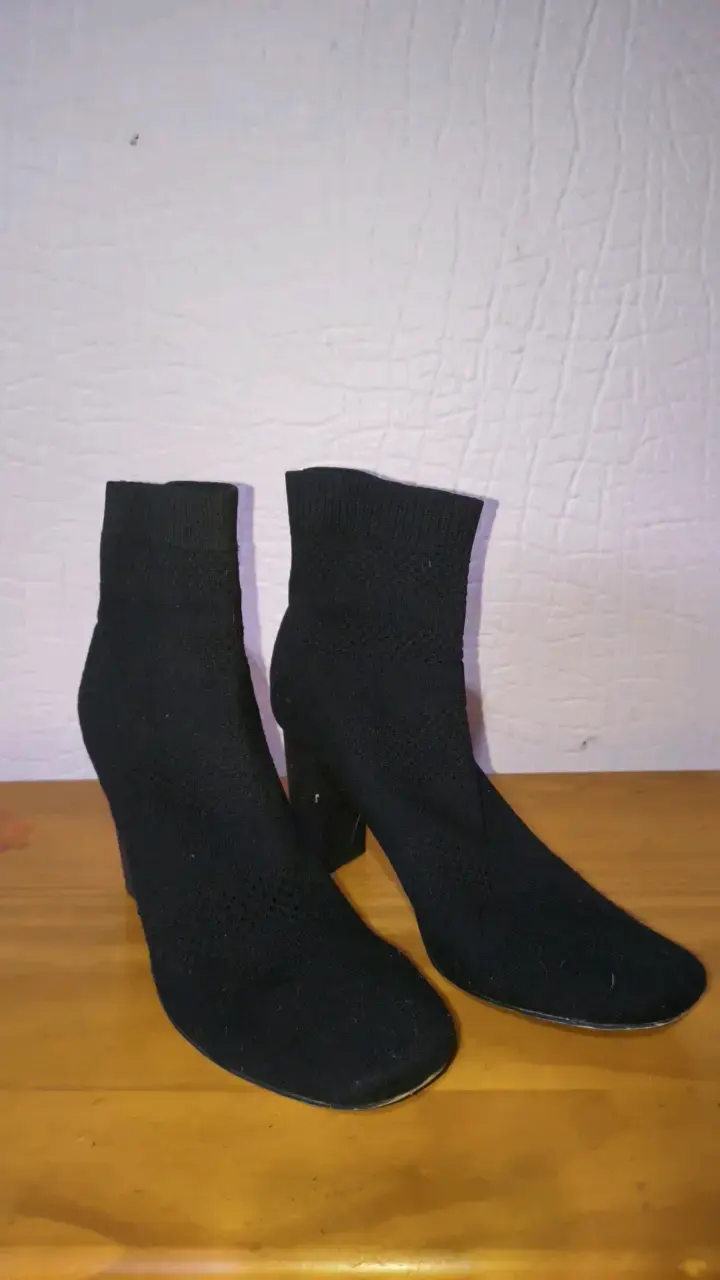 Botines negros de tacón alto - 1