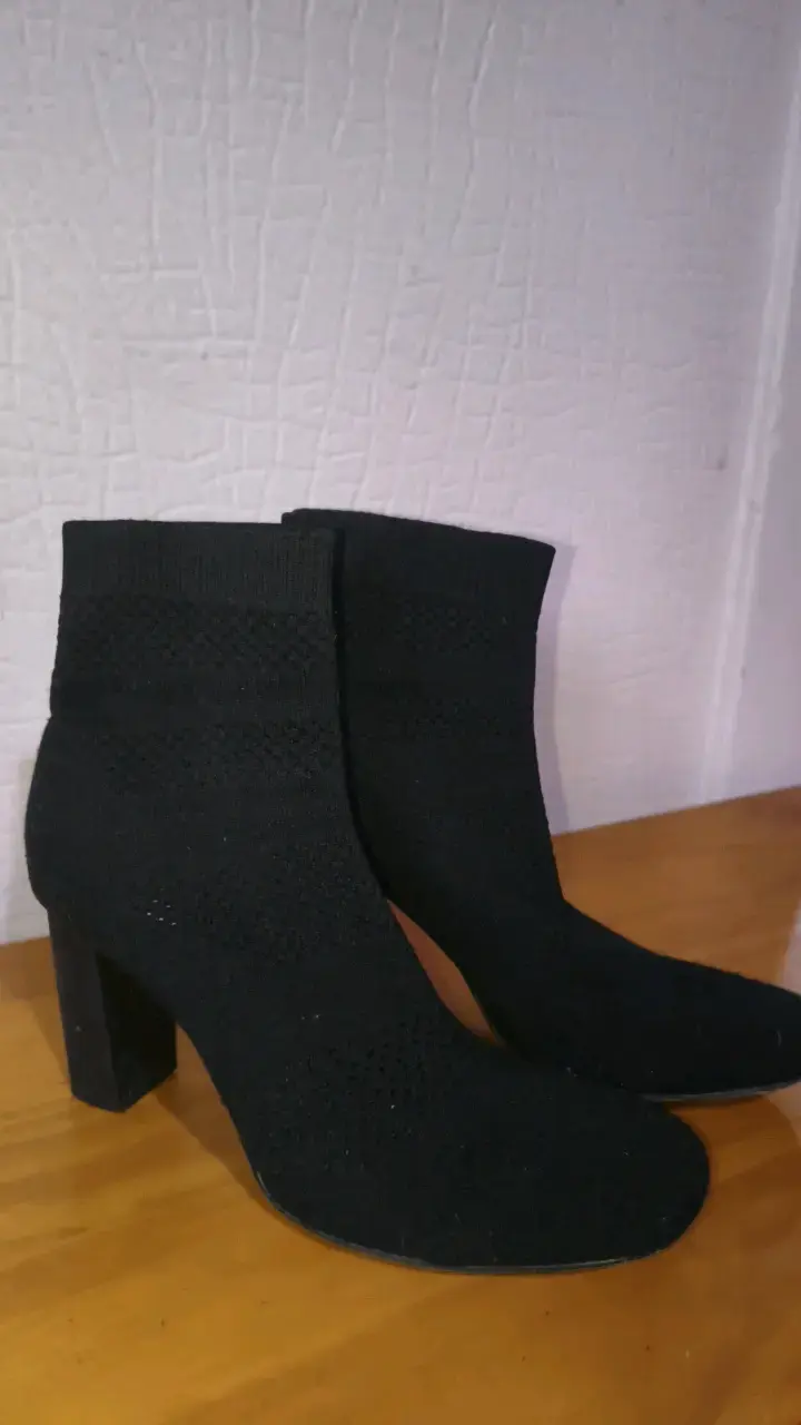 Botines negros de tacón alto - 2