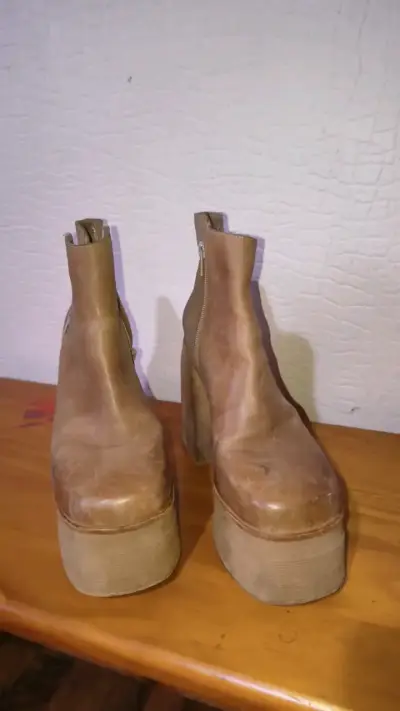 Botines de plataforma color camel - miniatura 3