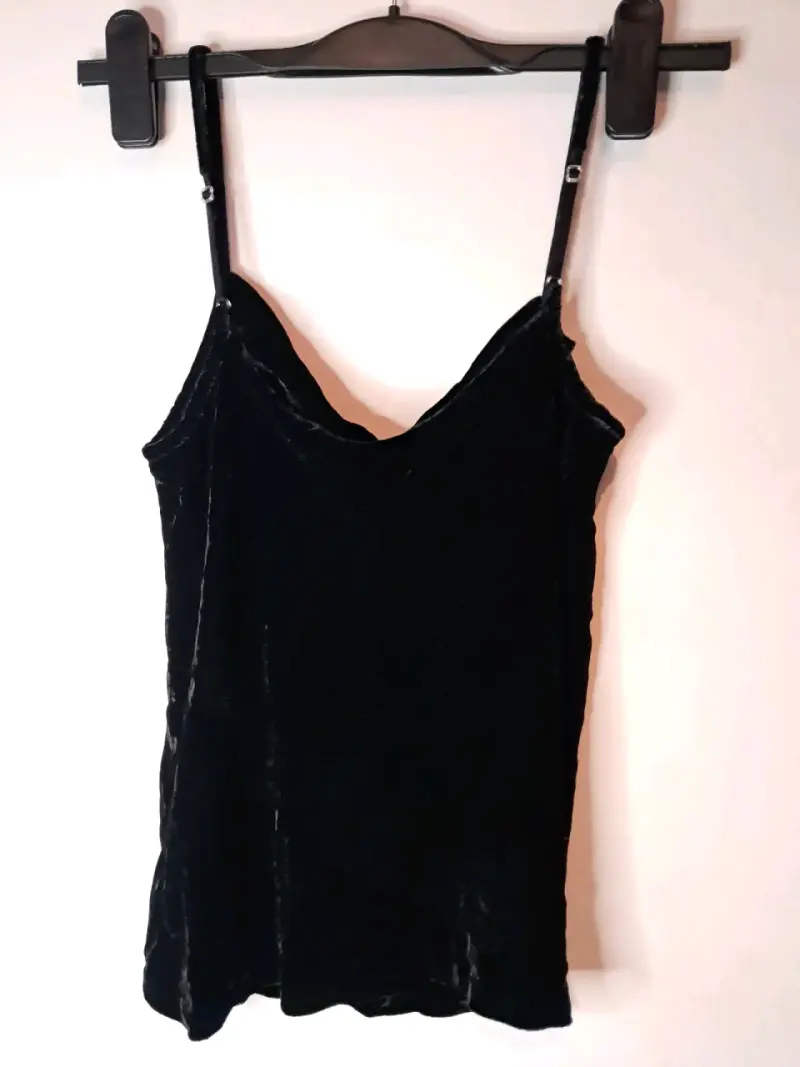 Top de tirantes negro de terciopelo - 2