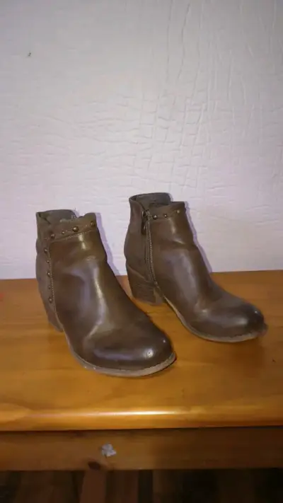 Botines de cuero marrón con tacón - miniatura 1