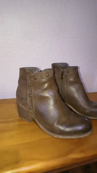 Botines de cuero marrón con tacón - miniatura 2