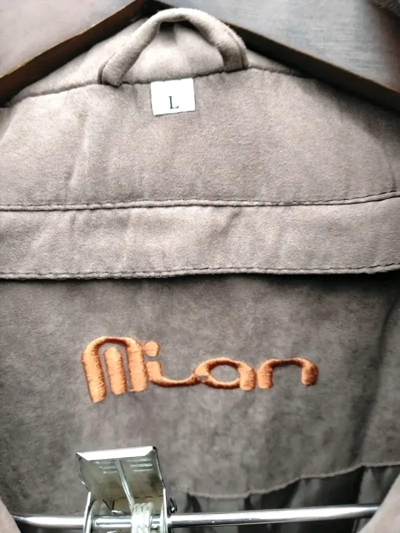 Chaqueta de mujer beige con bolsillos - 3
