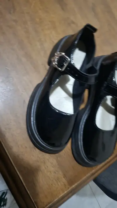 Zapatos de charol negro para niña talla 38 - miniatura 2