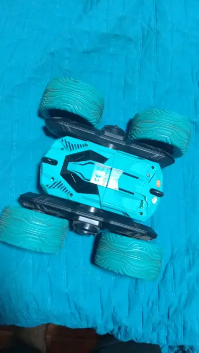 Auto a control remoto acrobático azul - miniatura 1