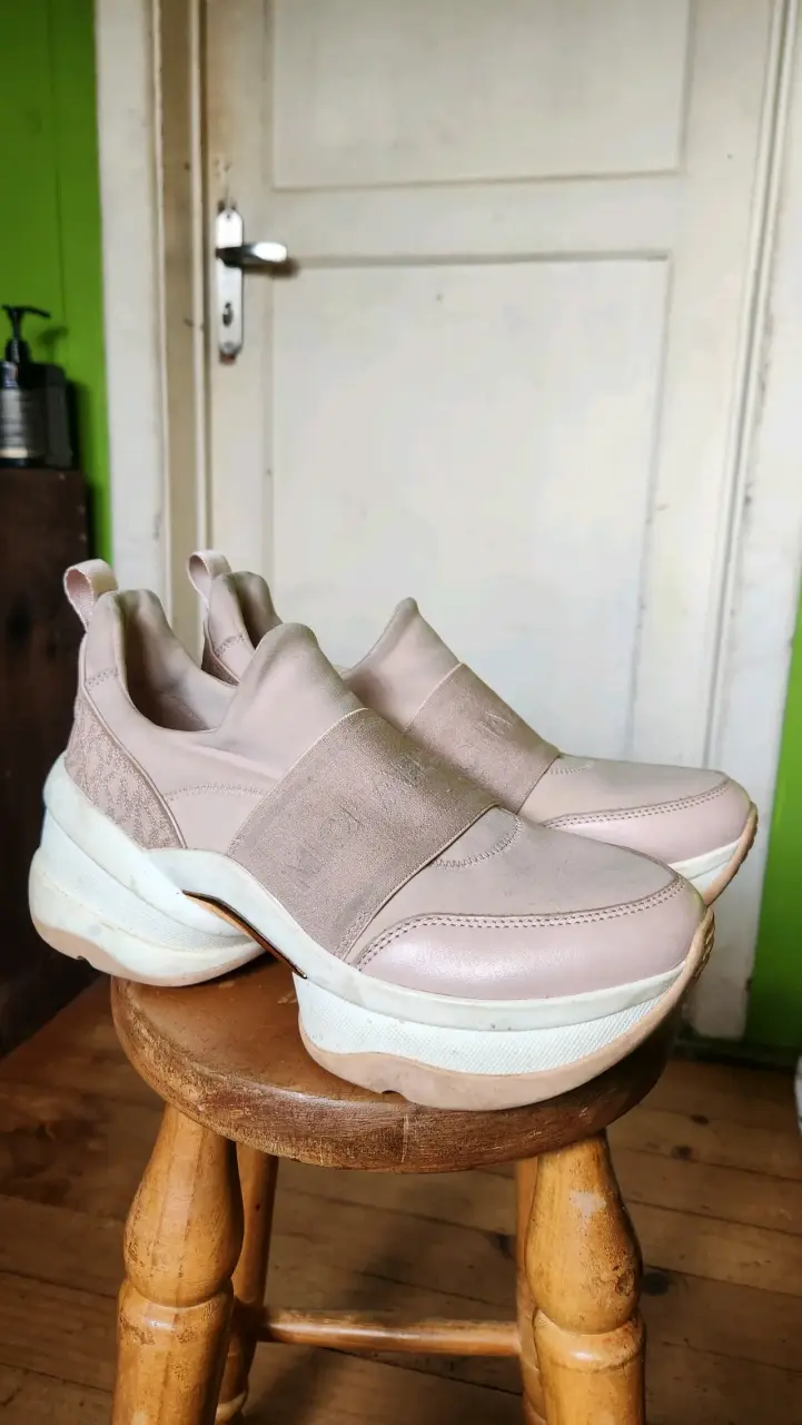 Zapatillas rosa suave Michael Kors
