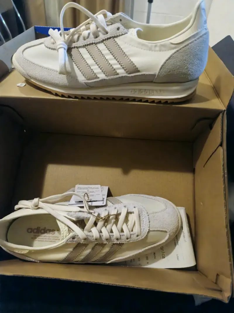 Zapatillas Adidas retro blancas de gamuza
