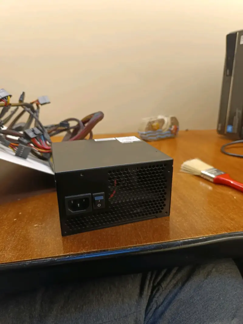 Fuente de poder EVGA 500W 80 Plus - 3