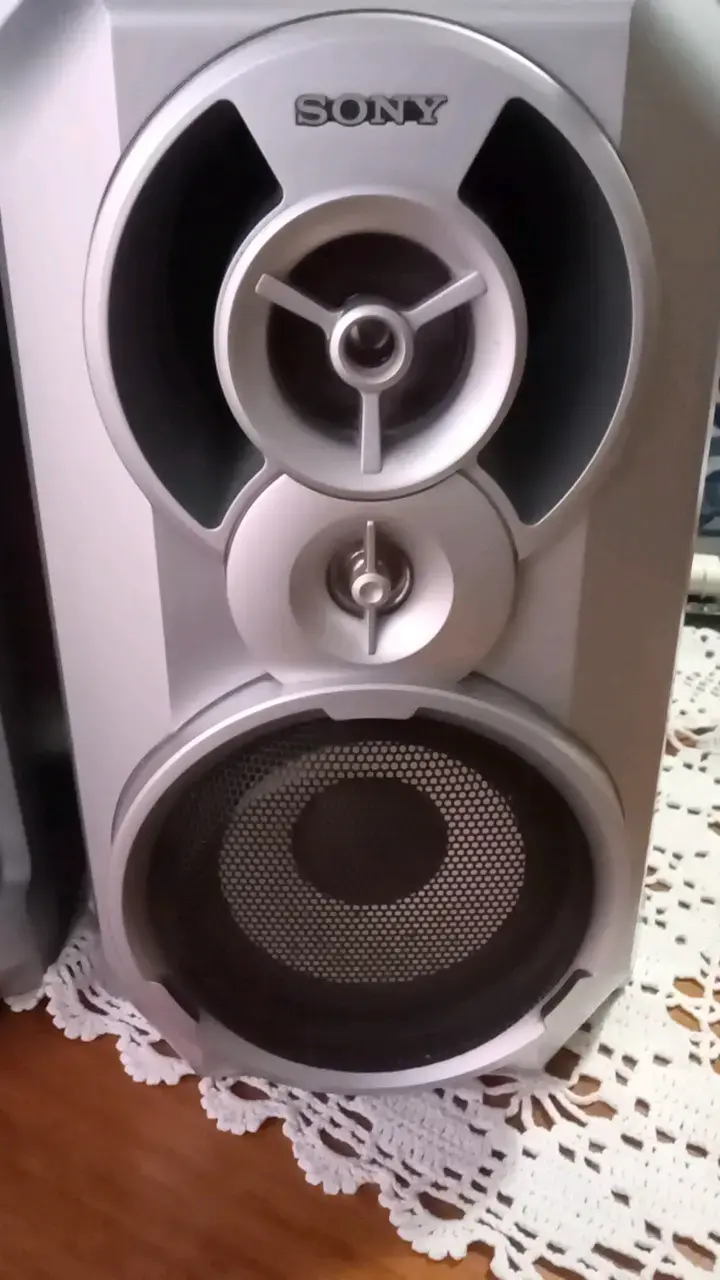 Parlantes Sony de alta fidelidad - 2