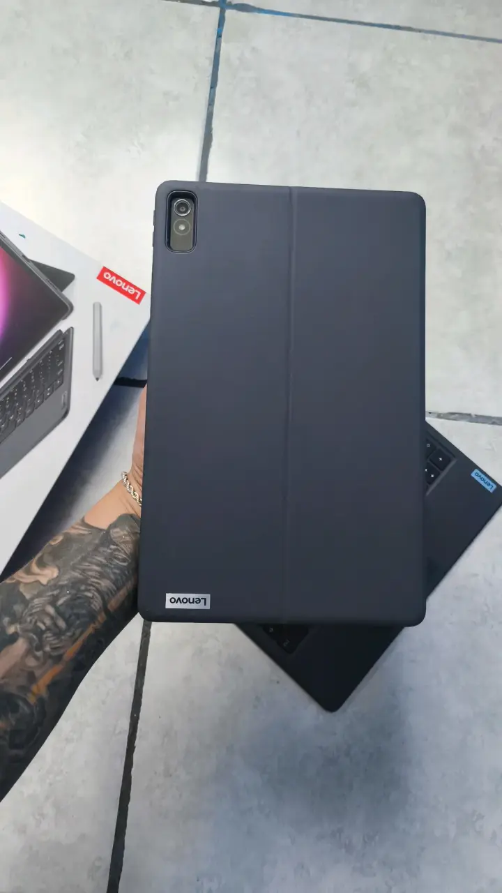 Lenovo Tab P11 con teclado y lápiz - 8