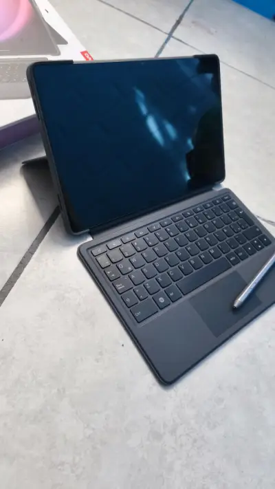 Lenovo Tab P11 con teclado y lápiz - miniatura 9