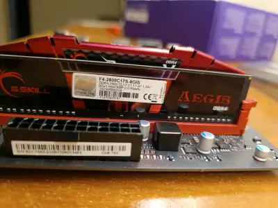 Placa madre MSI B250M + procesador i7 7700k+ 2 ram - miniatura 4