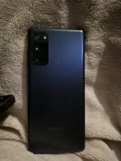 Samsung Galaxy S20 FE en buen estado - miniatura 1