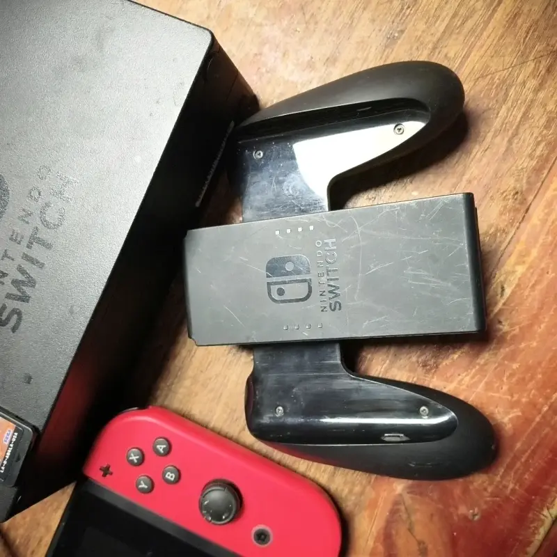 Consola Nintendo Switch con accesorios - 3