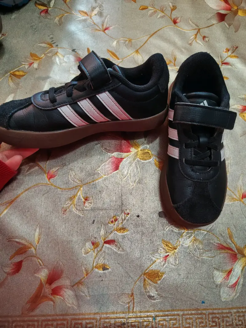 Zapatillas deportivas negras para niños número 31 - 1