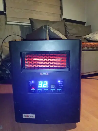 Calefactor eléctrico Thorben con control digital - miniatura 1