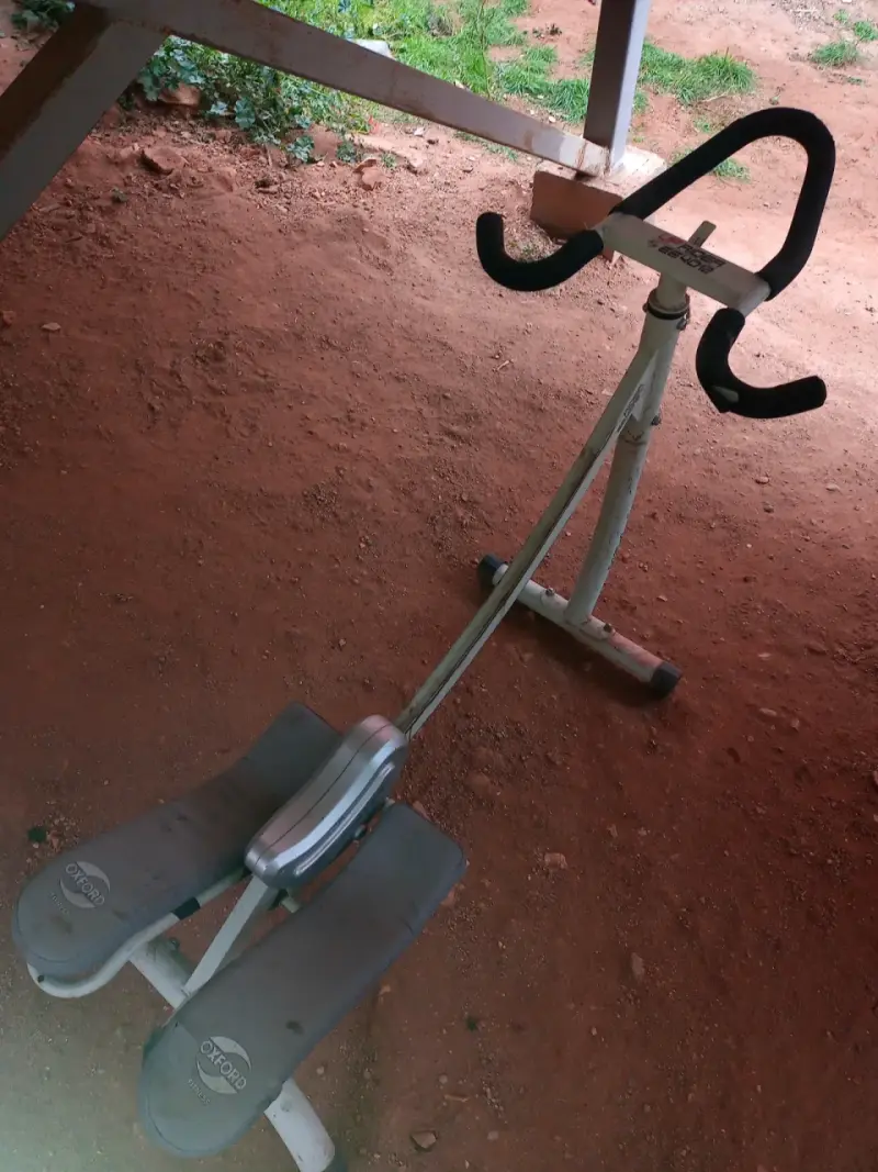 Bicicleta estática plegable usada - 5