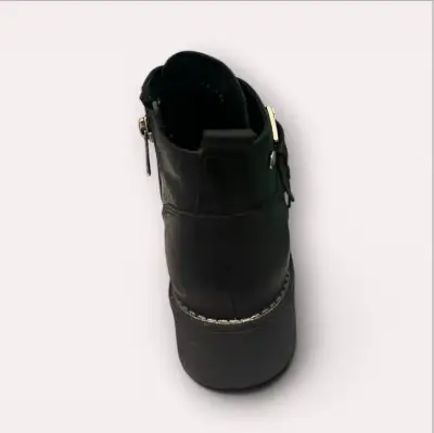 Botines negros con hebillas metálicas - miniatura 2