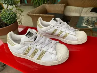 Zapatillas Adidas superstar blanca con dorados - miniatura 3