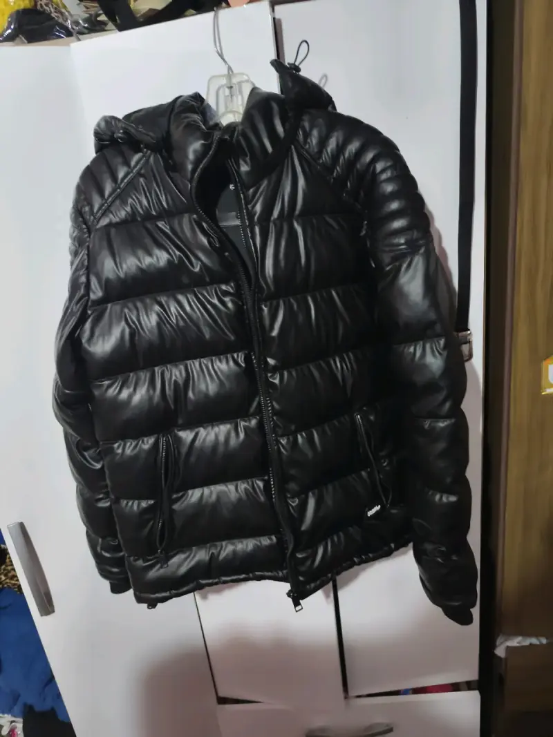 Chaqueta acolchada negra con cierre - 1