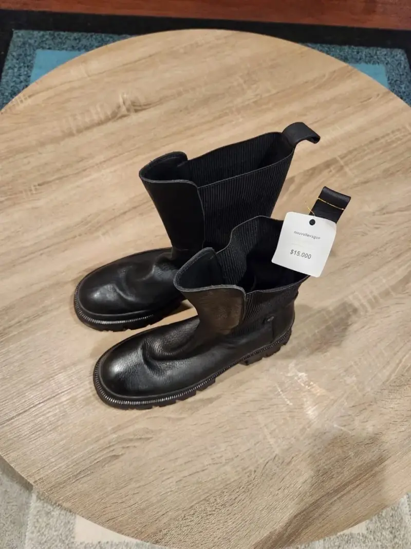 Botas negras de cuero con suela gruesa - 2