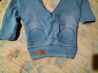 Jeans azul claro de tiro alto para mujer - miniatura 2