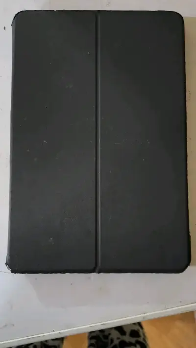 Tablet con funda protectora negra lenovo - miniatura 2
