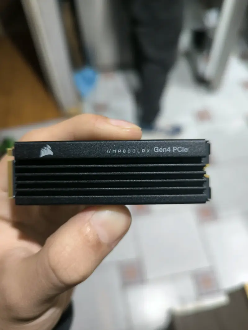 SSD Corsair MP600 PRO LPX 2TB NVMe PCIe Gen4 - 4