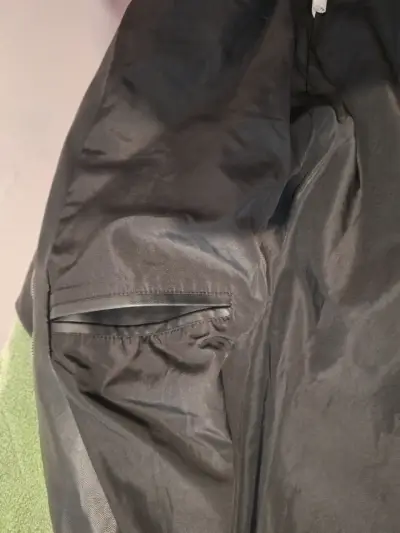 Chaqueta de cuero negra estilo biker - miniatura 5