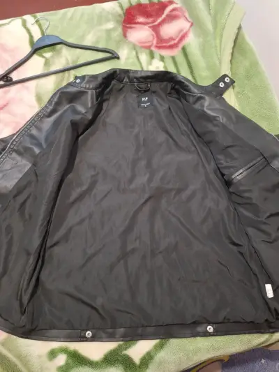 Chaqueta de cuero negra estilo biker - miniatura 6
