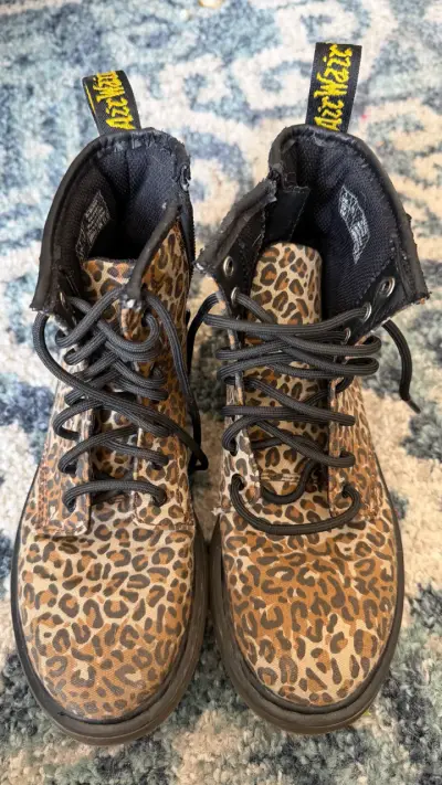 Botas 34 Dr. Martens estampado leopardo - miniatura 1