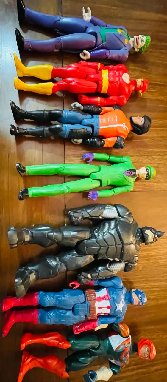 Set de figuras de acción de superhéroes