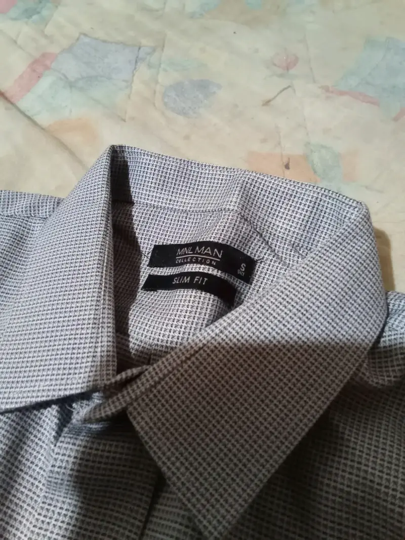 Camisa gris de vestir para hombre - 2