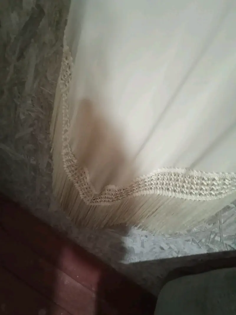 Vestido beige con flecos elegante - 3