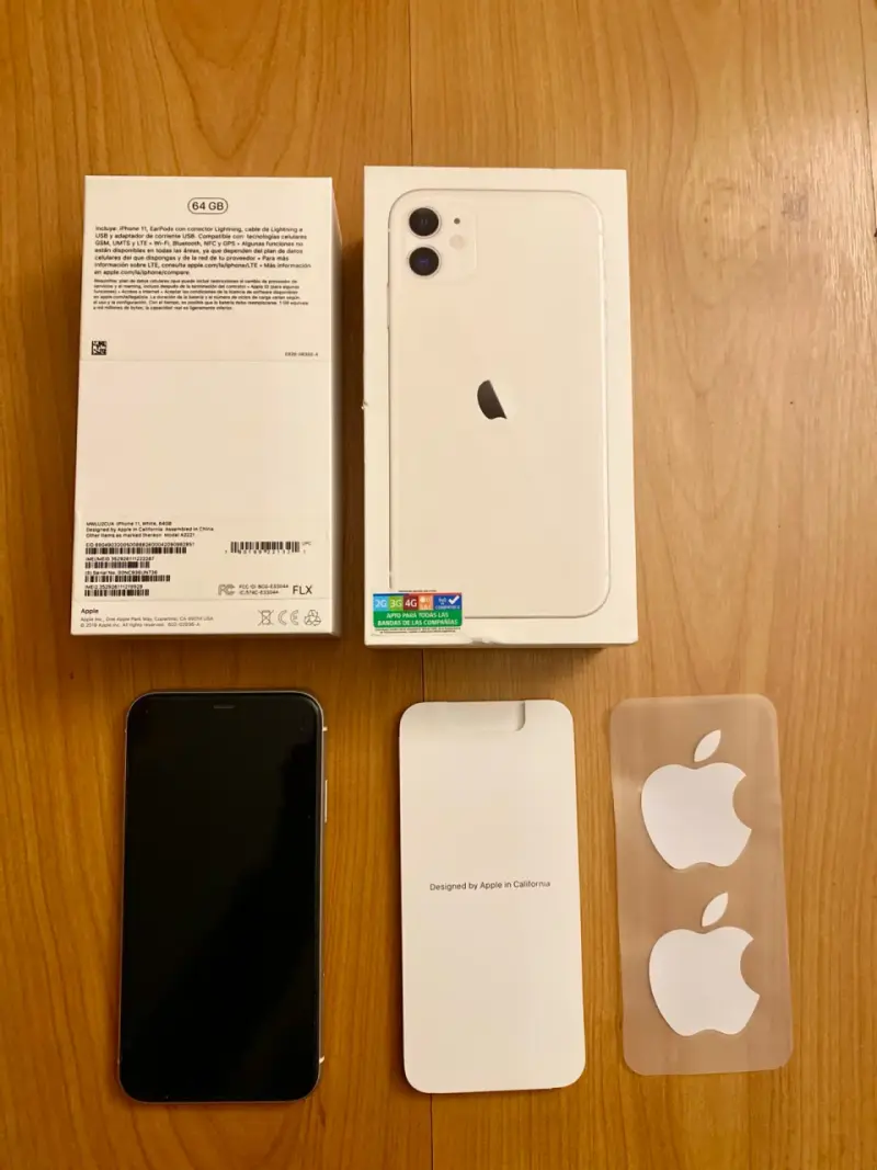 iPhone 11 blanco 64GB en buen estado - 1