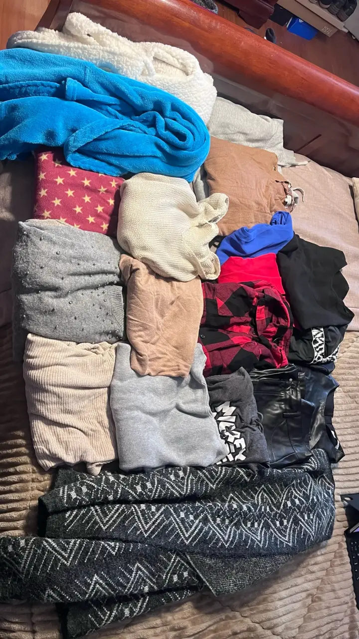 Lote de ropa variada para mujer - 1