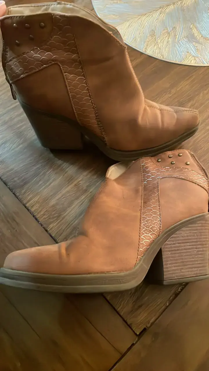 Botines de cuero marrón con tacón