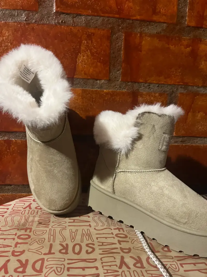 Botas de invierno beige con forro de piel