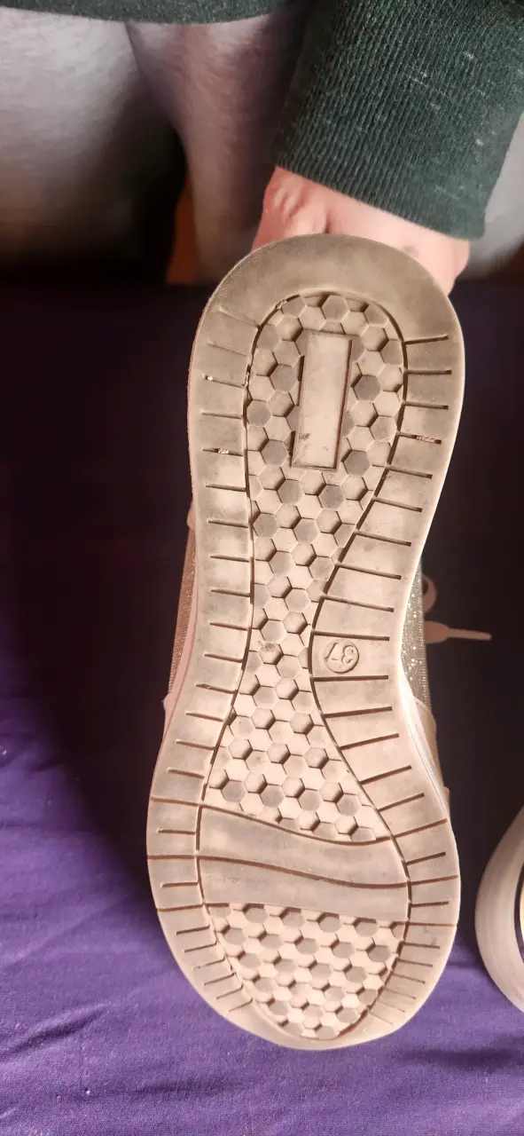 Zapatillas deportivas beige con detalles dorados - 5