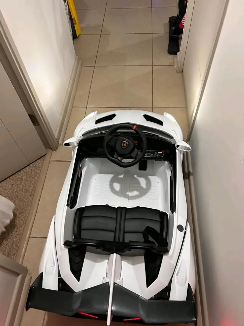Auto eléctrico infantil Lamborghini blanco