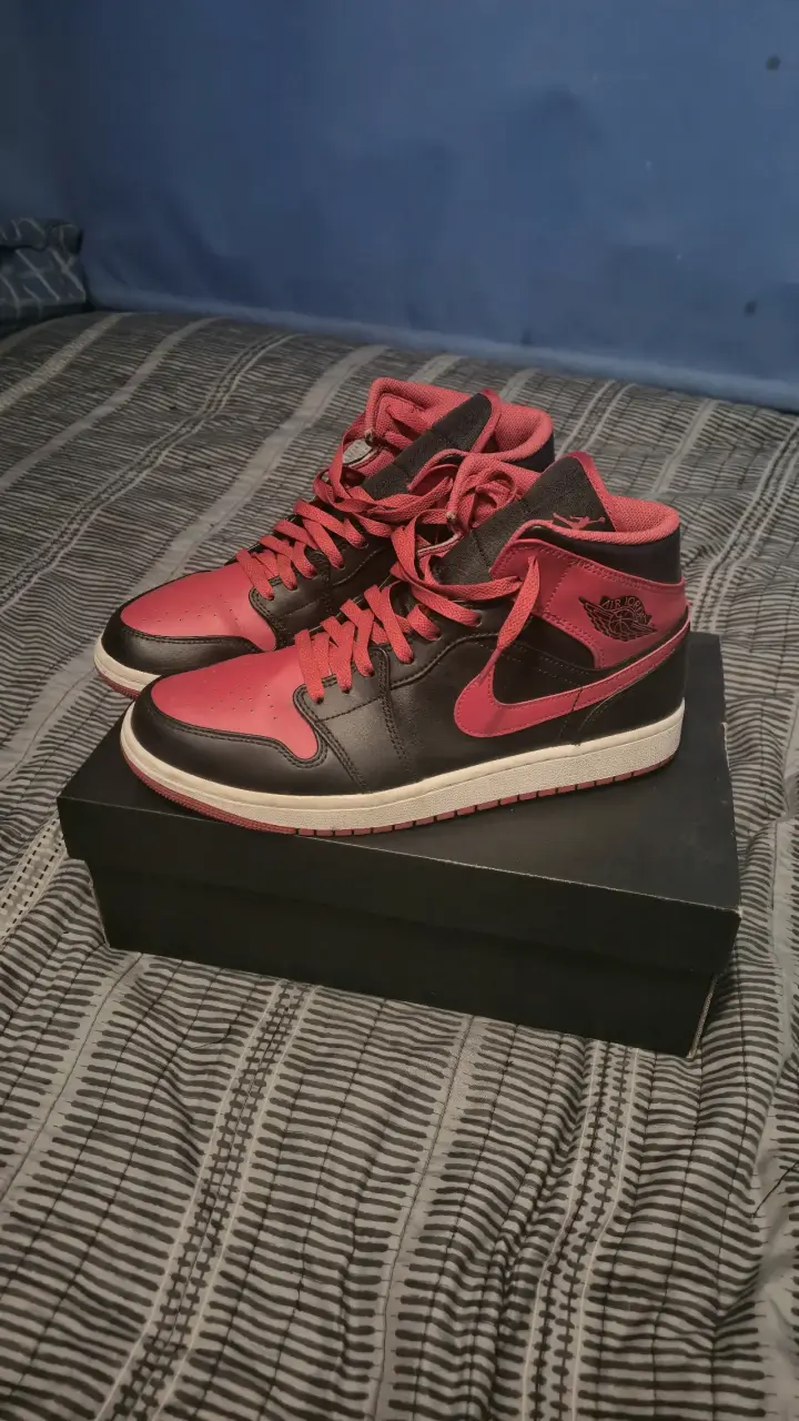 Zapatillas nike jordan 1 mid rojas con negro - 2