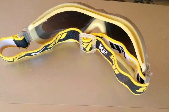 Gafas de protección con audífonos integrados - 2