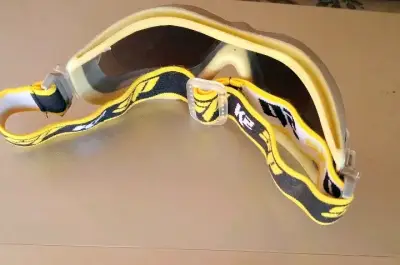 Gafas de protección con audífonos integrados - miniatura 2