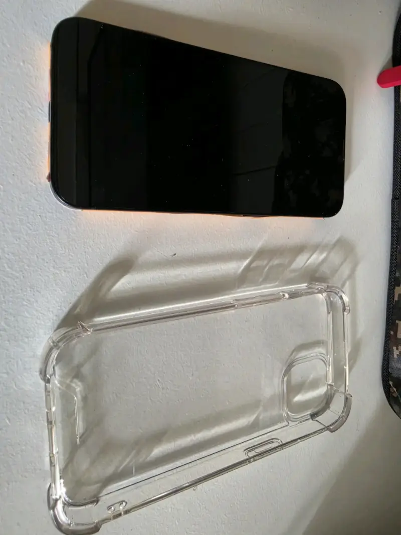 iPhone 13 128GB en excelente estado - 2