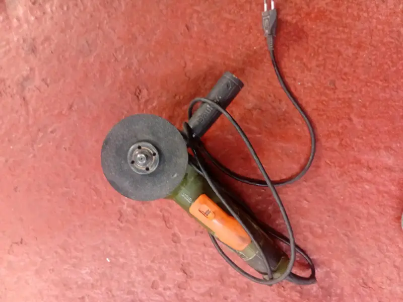 Esmeril angular Bauker 115mm usado - 3