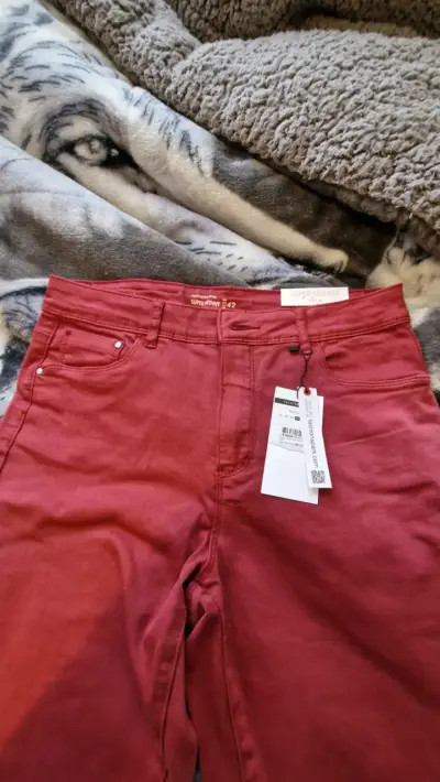 Pantalones rojos de mujer nuevos con etiqueta - miniatura 2