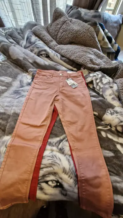 Pantalones rojos de mujer nuevos con etiqueta - miniatura 4