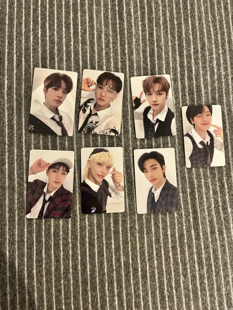 Set de 8 photocards de colección - 2